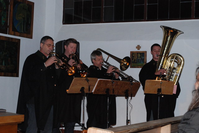 Auch die Erpfendorfer Weisenbläser sind beim besinnlichen Adventabend unter dem Motto "Weihnachtlich gsunga und gspuid" am Sonntag, 16. Dezember ab 19.30 Uhr in der Clemens-Holzmeister-Kirche in Erpfendorf dabei