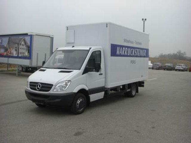 Dieser Firmen-LKW wird gesucht | Foto: Polizei
