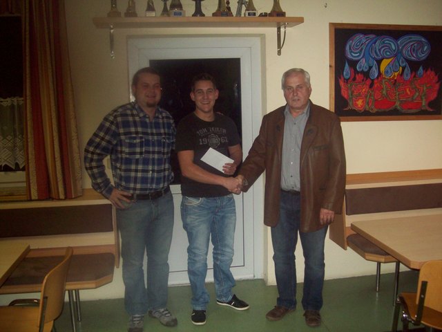v.l.n.r Robert Orieschnig, Patrick Fuiko, Gemeindevorstand Ferdinand Höfferer