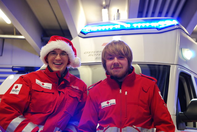 Auch Stefan und Fabian haben sich freiwillig zum Fahrdienst am Weihnachtstag gemeldet. | Foto: Stocker