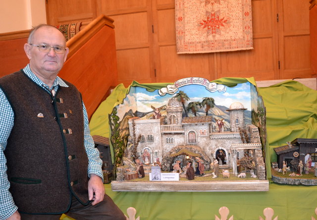 Selbstgemachte Krippe von Ernst Feichtenschlager aus Weng.