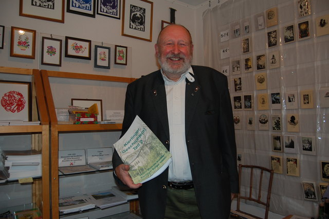 Fritz Chlebecek mit seinen Kierlinger Geschichte(n) Teil 2. | Foto: Zippel