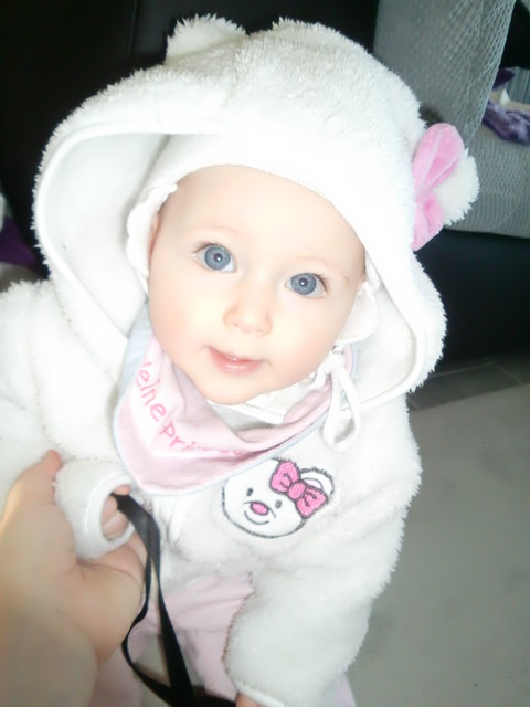 Kleine Prinzessin mit großen blauen Augen: Das Gewinnerbild der Vorwoche stammt von Nicole Schuster aus Wels. | Foto: privat