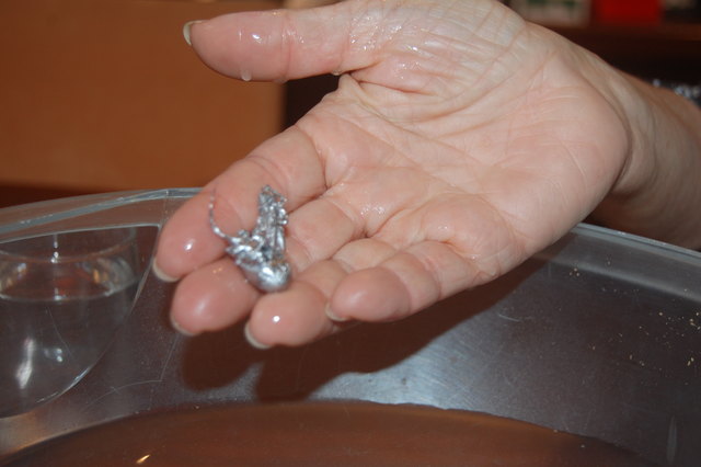 BV Renate Kaufmann mit ihrem Ergebnis: der mittlere Teil vom Bezirkswappen - das Schiff mit dem Fährmann.