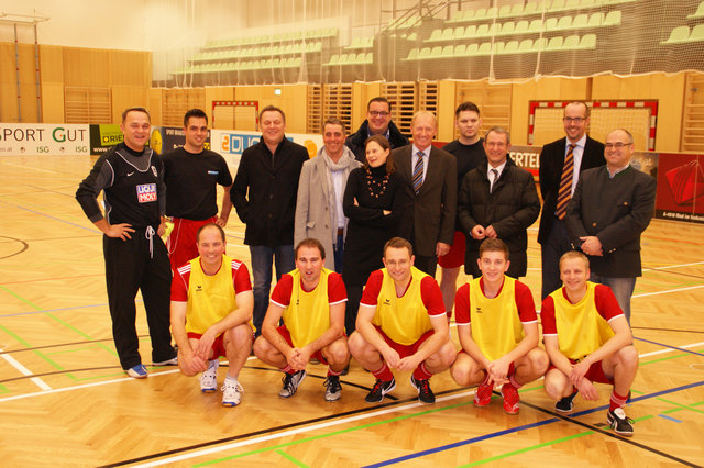 Dank vieler Sponsoren konnte das Bandensystem im Bundesschulzentrum verwirklicht werden.