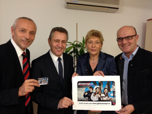 Im Bild (von rechts): Spartenobmann Robert Seeber, Wirteobfrau Eva Maier, Hotellerie-Obmann  Karl Weixelbaumer und Spartengeschäftsführer         Peter-Paul Frömmel. | Foto: WKOÖ