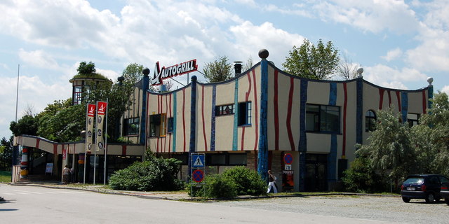 Das Hundertwasserhaus Bad Fischau an der Südautobahn ist seit Montag geschlossen. | Foto: Glock