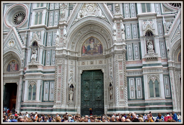 ... wurde man von den Menschenmassen manchmal fast erdrückt.