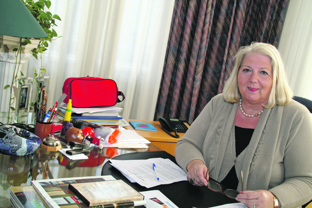 Wiens bevölkerungsstärkster Bezirk wächst unaufhaltsam weiter: SP-Bezirksvorsteherin Hermine Mospointner im bz-Interview.