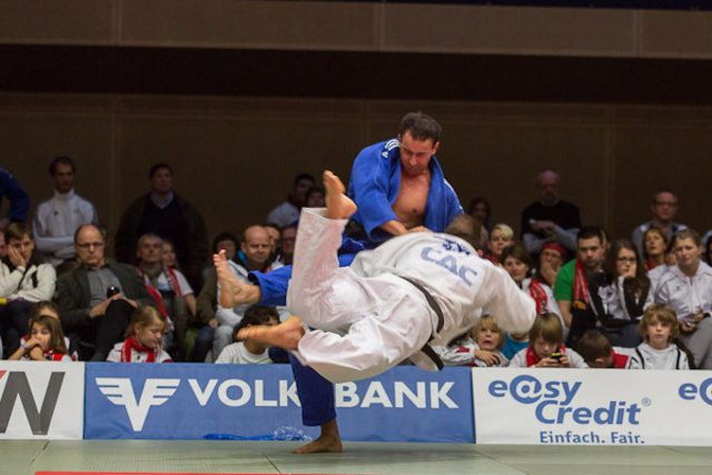 Selbst ein Beinfeger ist bei Manuel Reichmann wirkungsvoll... | Foto: www.dorelieshofer.com