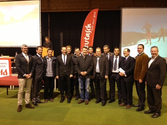 Neu gewählter Aufsichtsrat und Vorstand mit Obmann Alois Seyrling (2. v. li.).