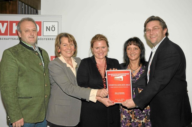 Klaus Kirchdorfer der Landesinnung der Lebensmittelgewerbe, WKO-Präsidentin Sonja Zwazl, Astrid Kolm, Marianne Wasinger, Jörg Kolm von Kolm-Die Bäckerei. Bei der Preisverleihung in St. Pölten.