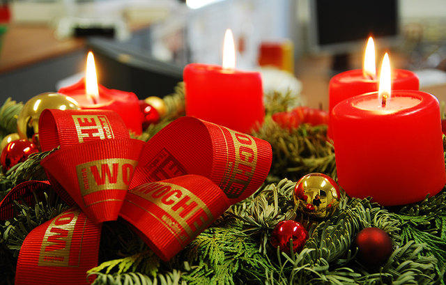 Wir wünschen euch ein frohes und besinnliches Weihnachtsfest mit all euren Lieben und natürlich einen guten Rutsch ins neue Jahr!
