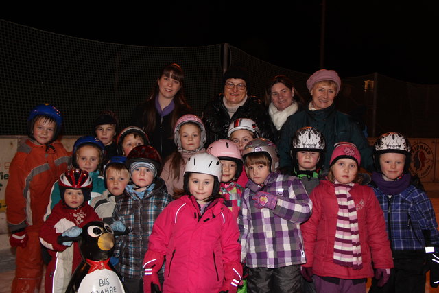 Ganz besonders stolz ist der Hollabrunner Eislaufverein auf seine vielen jungen EisläuferInnen.Foto: Privat