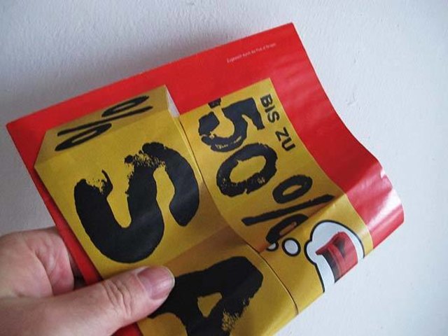 Reicht es nicht, das Zeug im Postfach zu haben? Muß es auch vor die Haustür? Soll ich offen lassen, damit es mir gleich auf den Küchentisch gelegt werden kann?