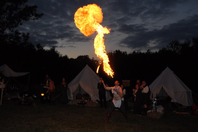 mit diesem feurigen Gruss vom Gablitzer Mittelalterfest wünsche ich euch allen einen guten Rutsch in ein gemeinsam erfolgreiches Jahr 2013 !! | Foto: Gerhard Glazmaier