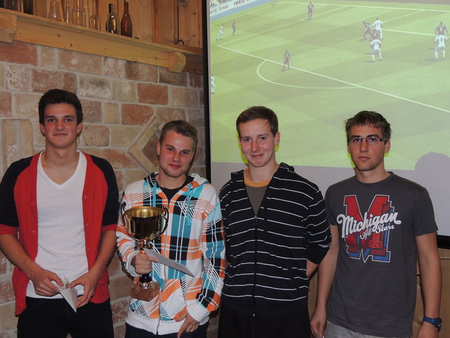 So sehen Sieger aus: Matthäus Perthold, Florian Jungwirth, Andreas Weirer, Christoph Täubel