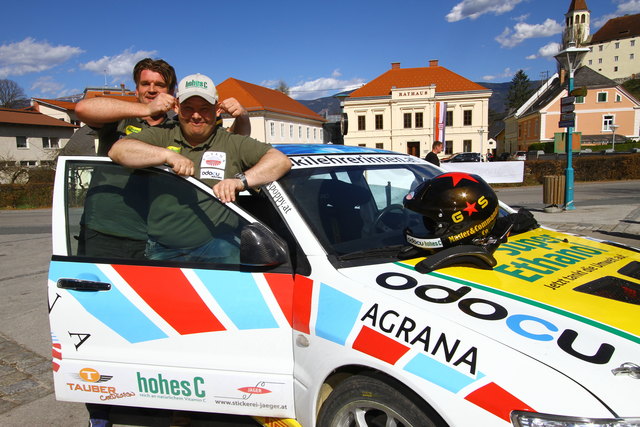Es gibt keinen Grund, Sigi Schwarz die Ohren lang zu ziehen. Rallyepilot Gerwald Grössing hält große Stücke auf ihn.