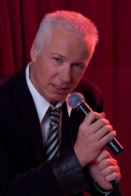 Robert Jay bringt Swing & Soul in den Kitzbüheler Spieletempel.