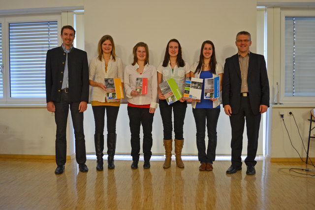 Im Bild v. l.: Helmuth Krammerbauer, Magdalena Kaar, Simone Feldler, Sabrina Ilk, Melanie Falkinger und Werner Gahleitner.