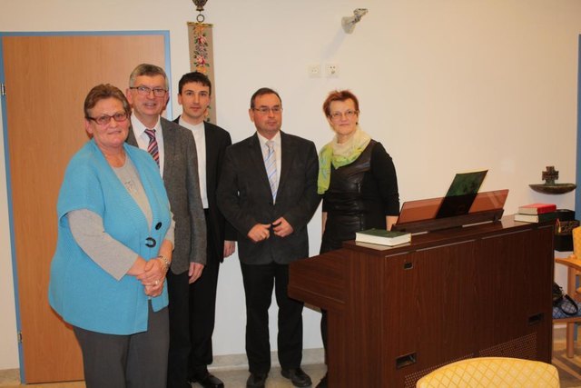 Waltraud Tampier, Dir. Herbert Höfenstock, Kaplan MMag. Christian Zeilinger und HL-Stv. Margareta Süß bei der Übergabe der Orgel im Moorbadheim