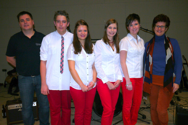 Vize-Bgm Gerhard Gruber (Angerberg), Martin Reiter (HAK), Alexandra Dallago (HAK), Andrea Malzer (HAK),Tatjana Felber (HAK), Mag. Silvia Hormayr (HAK)