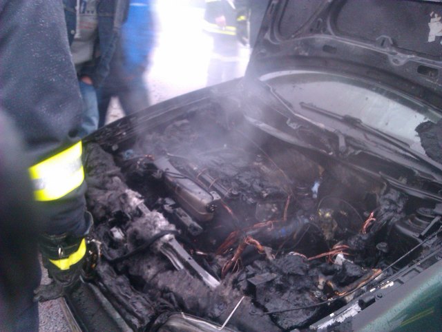 Wegen eines Kfz-Brands mussten die Florianis ihre Grundausbildung abbrechen. | Foto: FF Kopfing