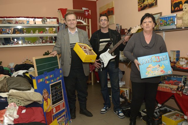 Helfen Menschen in Not: Rupert Wolkerstorfer und Walter und Gabriela Turner. Kontakt: 0676/4438945