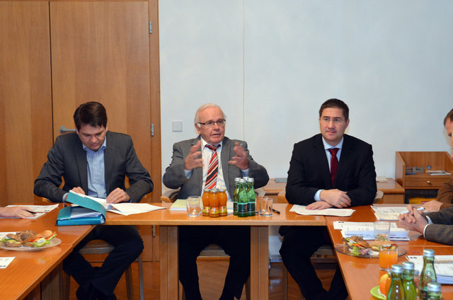 Peter Lehner (VP), Peter Koits (SP) und Andreas Rabl (FP) kämpfen um ein Betriebsbaugebiet am Flugplatzareal.
