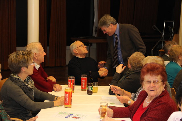 LHStv. Dr. Peter Kaiser im Gespräch mit Pensionistinnen und Pensionisten bei der Jahresversammlung der Mitglieder des PVÖ Frantschach.