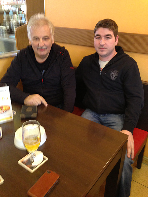 Karl Hadler (links) mit seinem Lebensretter Johann Wiedenhofer