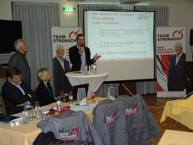 Rouven Ertlschweiger und sein Team präsentierten die Werte vom Team Stronach.