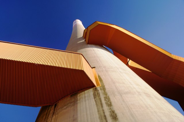 Blick auf den 180 Meter hohen ÖDK Turm - der Countdown für die Sprengung 2014  läuft  (Foto: © Markus Therisch)