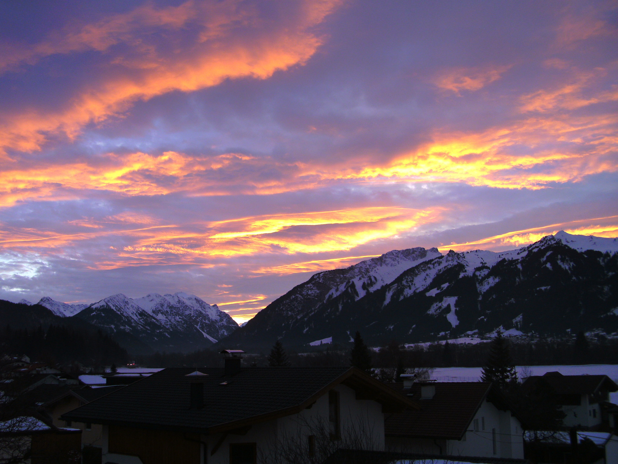 sonnenuntergang-ber-den-allg-uer-alpen-reutte