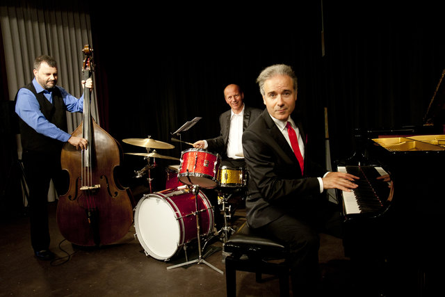Der schweizer Pianist Dave Ruosch sorgt am 1. und 2. Februar für eine Mischung aus Blues, Boogie Woogie und Swing. | Foto: Privat