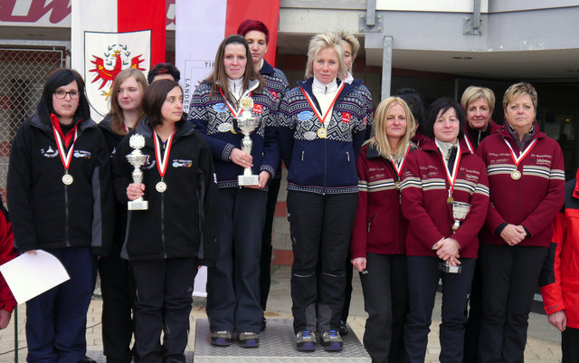 SC-Breitenwang (Platz 2), SV Raika Längenfeld (Platz 1 und damit Aufsteiger in die Bundesliga), EV Breitenbach (Platz 3),