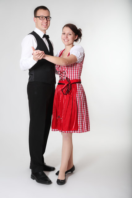 Die Rotkreuz-Mitarbeiter Stefan Pöschl und Tamara Hinterkörner