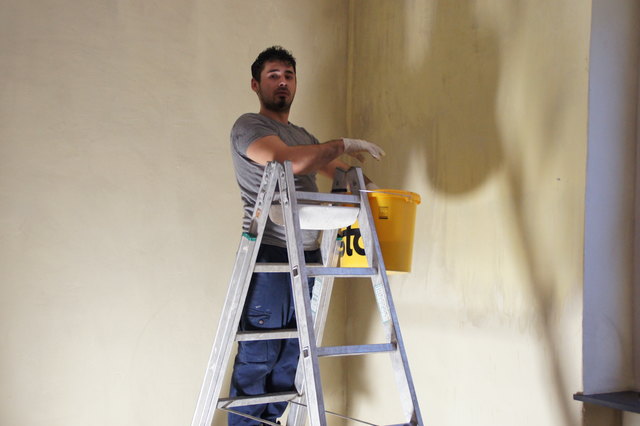 Wände, Böden, Möbel: alles muss mit Spezialmitteln gereinigt werden.