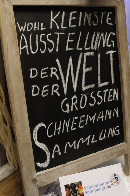 Exponate Leihgabe der weltgrößten Schneemannsammlung