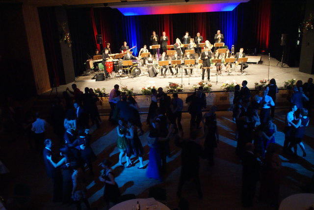 Das Highlight der Ballsaison, der Orchesterball, erfüllte den Rathaussaal mit Eleganz und Flair.