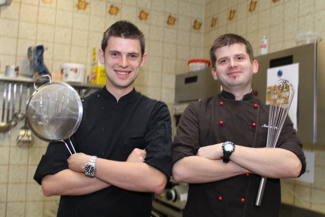 René Füreder (24) und Markus Fuchs (28) bekochen die VIP-Gäste bei der Ski-WM in Schladming.