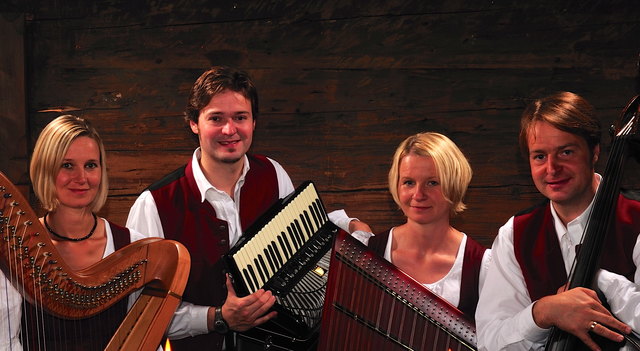 Die Musikanten von „4-Klang“ stammen aus Aurach und der Wildschönau. | Foto: Foto: Karl Bogner
