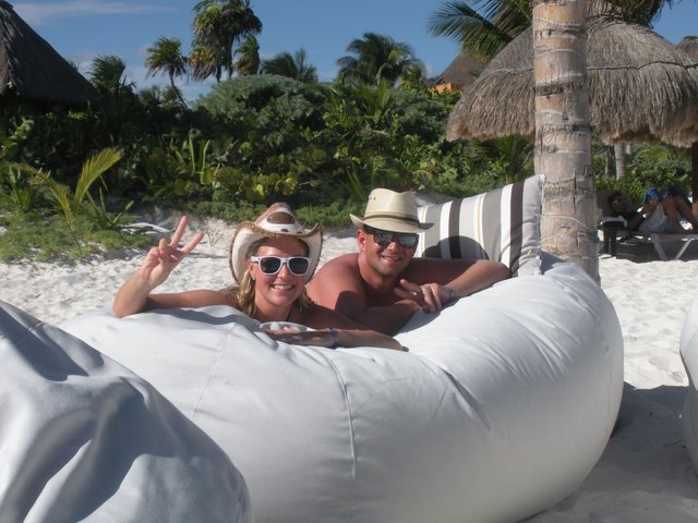 Chillen am schneeweißen Strand zu zweit