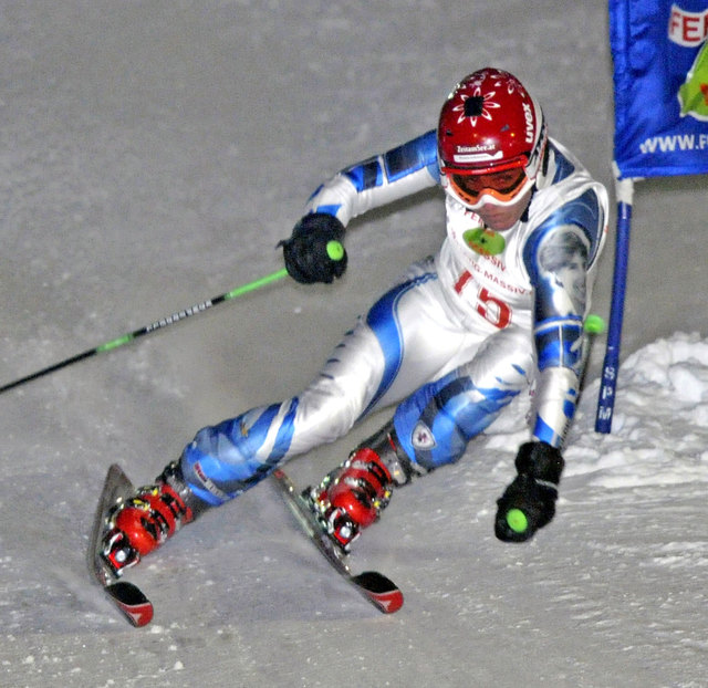 Simona Höllermann (SV Unterach) fuhr die schnellste Zeit beim Nacht-Riesentorlauf am Kronberg.
