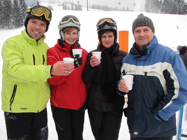Prost: Die Gemeinde Scheffau beim Wintersport