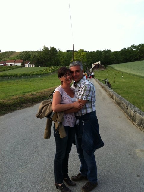 ... nicht nur in die Enzersfelder Weinkellereien verliebt!