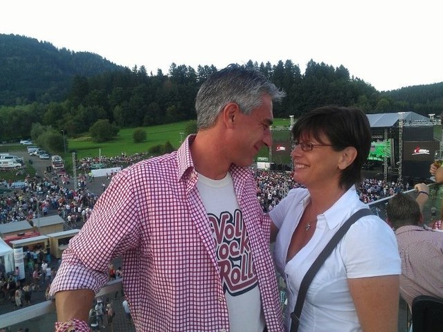 Liebe ist ...´gemeinsam beim VolksRocknRoller zu sein!