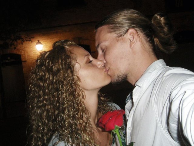 Claudia und Gerald verliebt und verlobt.