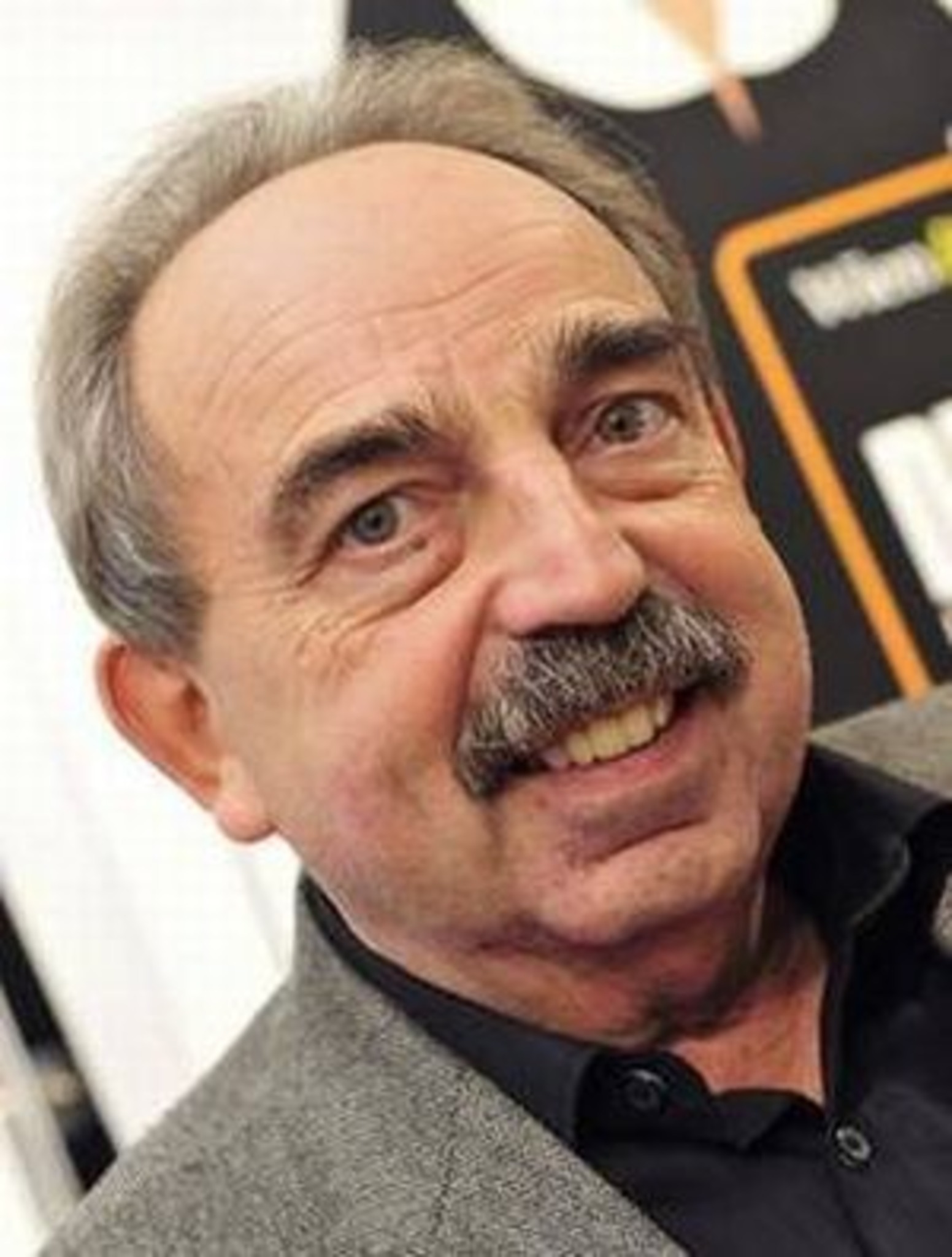 Lesung mit Max Edelbacher „Die Gschmierten, die Kieberer und die Häh