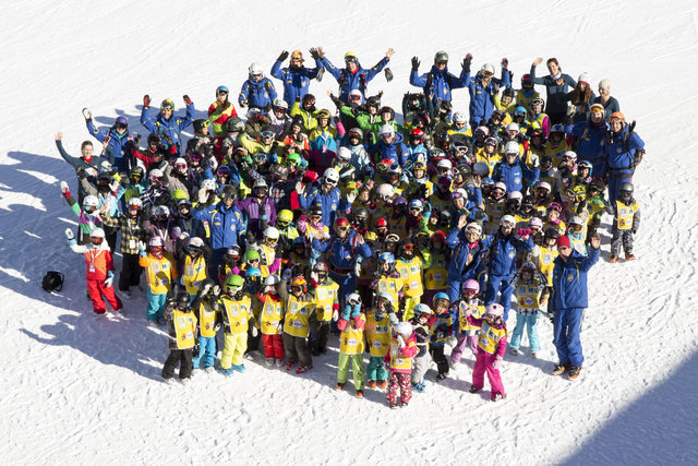 118 Kindergarten- und Volksschulinder genossen einen unvergesslichen Skitag. | Foto: Arlberger Bergbahnen/M. Ess